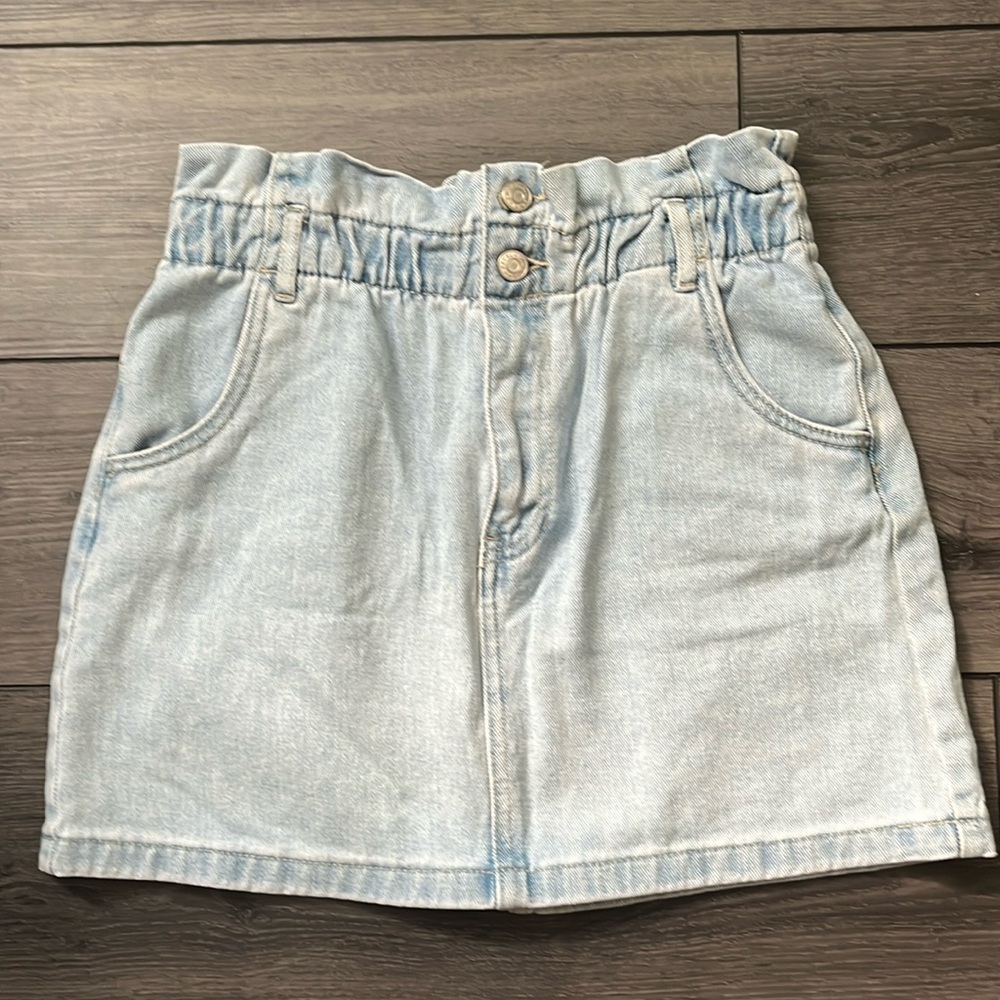 PacSun lightwash jean skirt with paper-bag waist, size M.